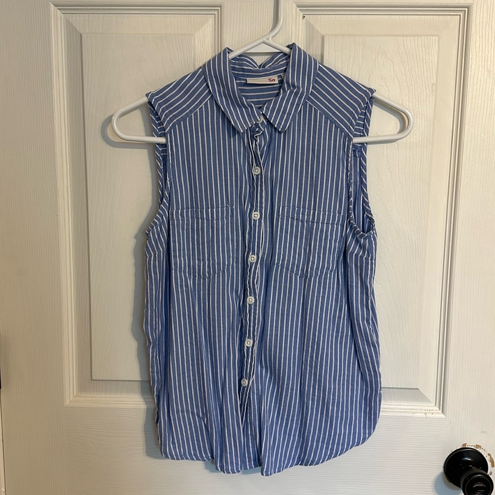Ladies Sleeveless Button Down